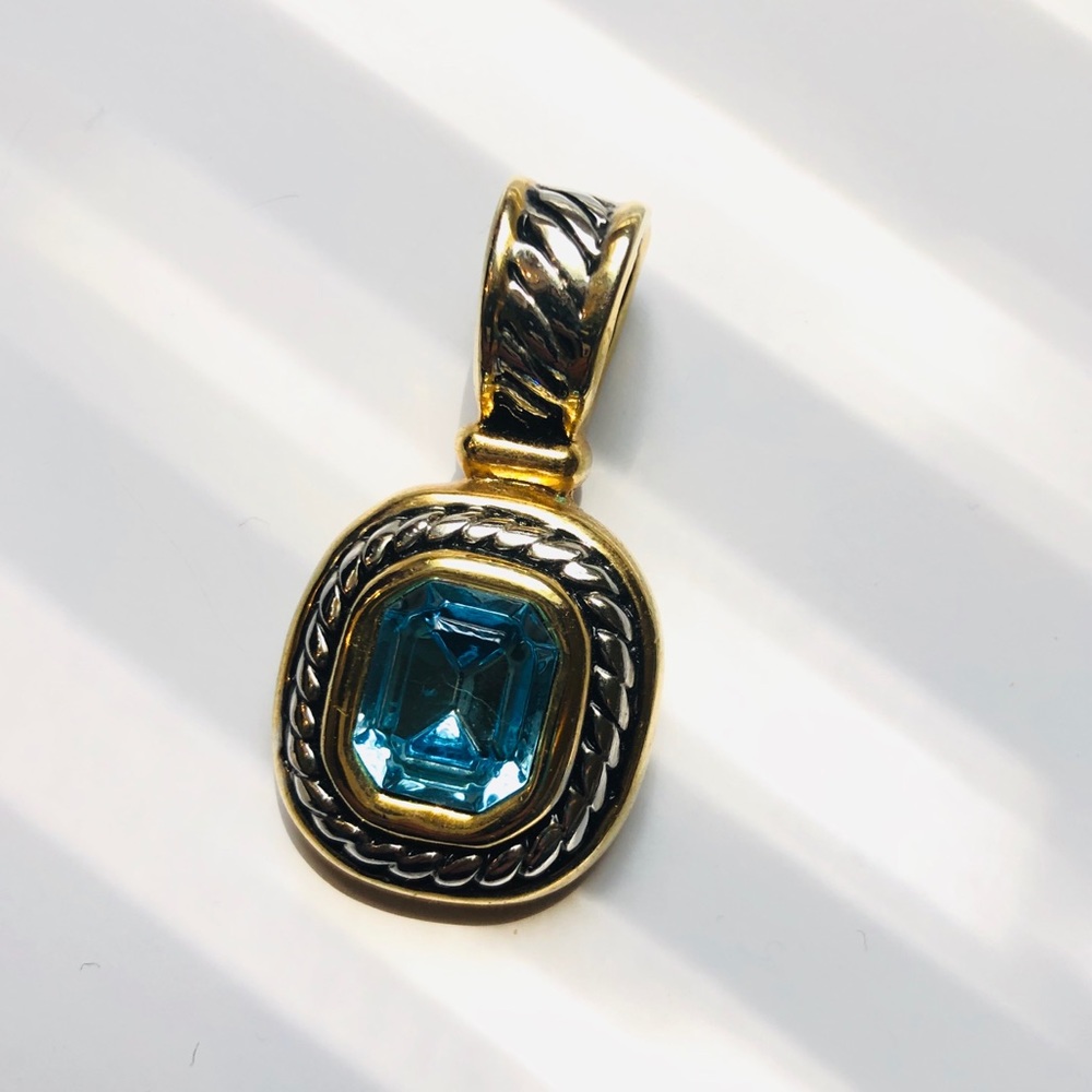 Beautiful Aqua Marine stone two toned pendant